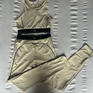 ALO Yoga Women's Cream-Yellowish Leggings Set